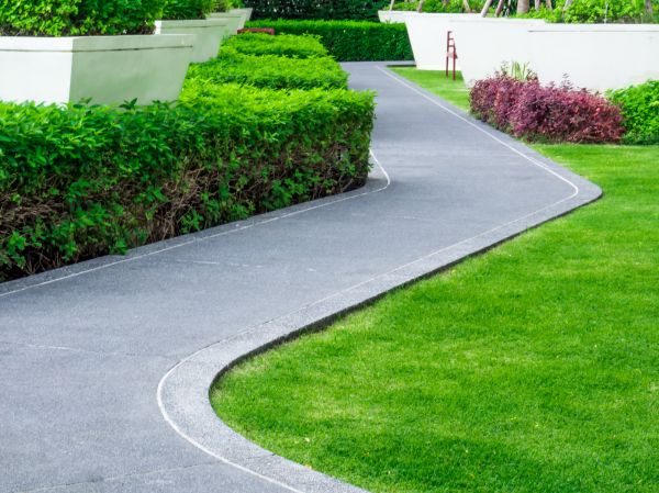 Cost of Walkway Curb Installation in San Clemente